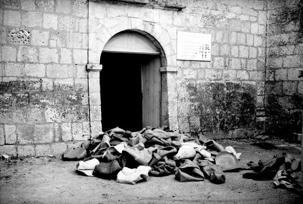 Soledad Interrumpida  LA ENTRADA AL TEMPLO 